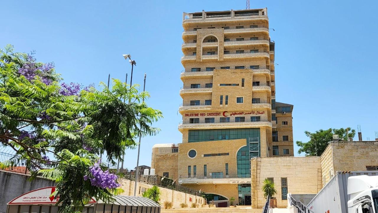 Red Crescent Guesthouse Ramallah Exterior photo